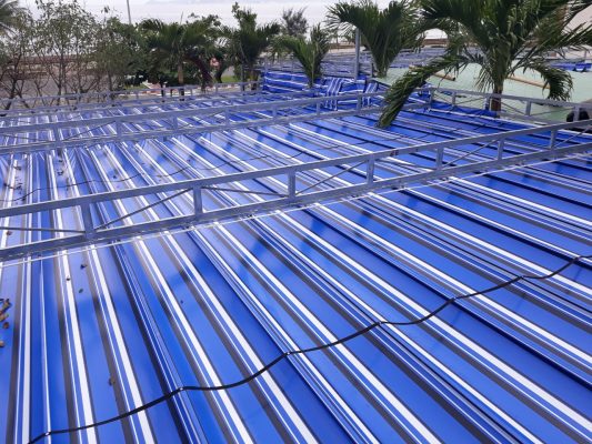 Chất liệu bạt quyết định tuổi thọ của mái hiên