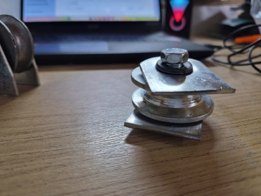 Ròng rọc kẽm kéo cáp mái xếp tại Đà Nẵng